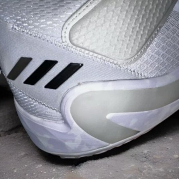 Adidas Hoops F21/S22-TN 21/066 D.1-3. Men 19 US White